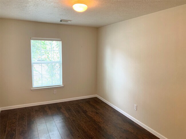 Building Photo - 20519 Lantern Springs Ln