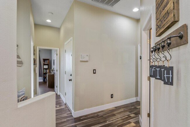 Building Photo - 2477 Veneto Ln