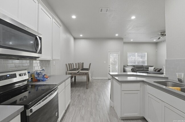 Building Photo - 164 Ave Ventana