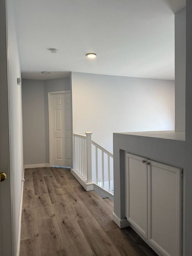 Building Photo - Nicely Renovated Home in Gated Community -...