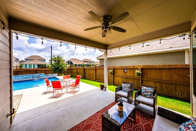Building Photo - Rental Home w/ a POOL!!!
