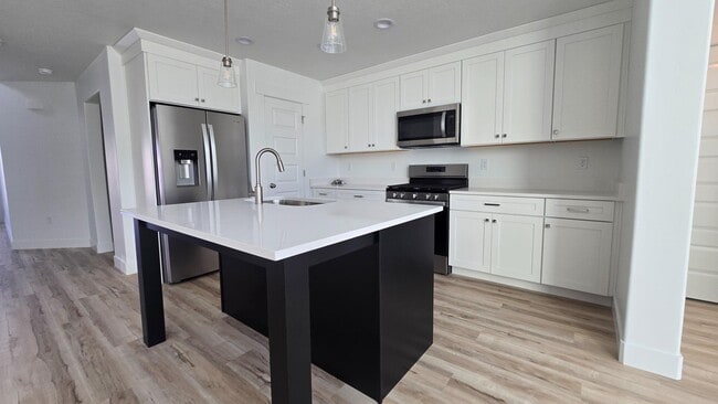 Building Photo - 1005 N 3620 W