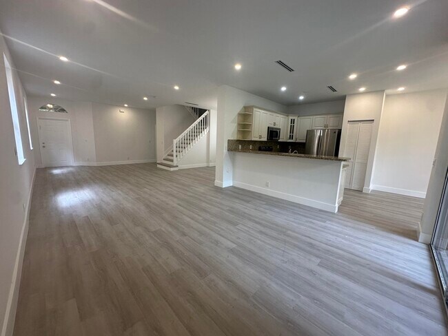 Building Photo - 10702 NW 1st Ct