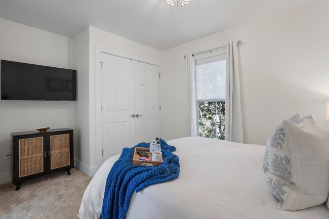 Building Photo - 2207 Government St