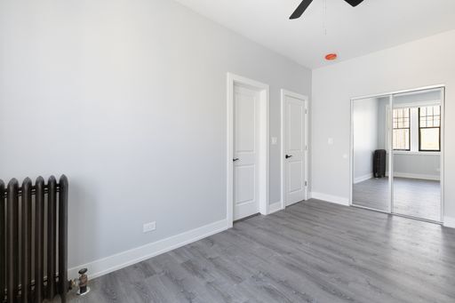 Building Photo - 7618 N Eastlake Terrace