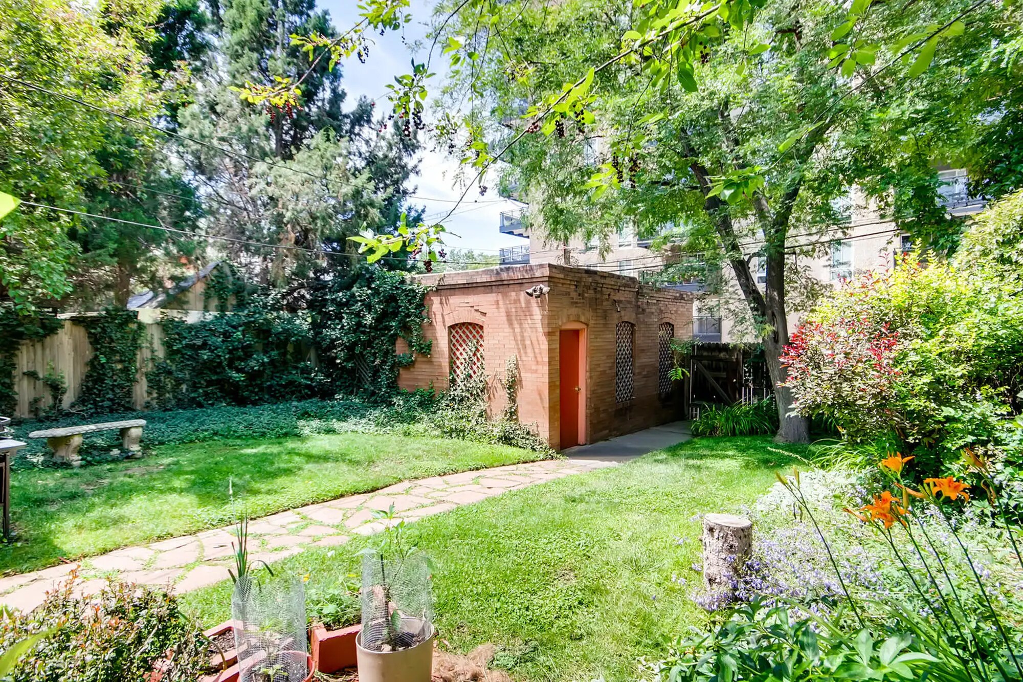 Building Photo - 1035 N Marion St