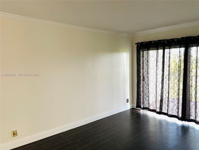 Building Photo - 2850 N Palm Aire Dr