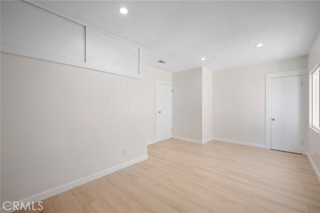 Building Photo - 525 W Wilson Ave