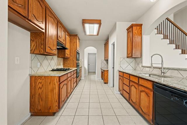 Building Photo - 8204 Hitching Tr