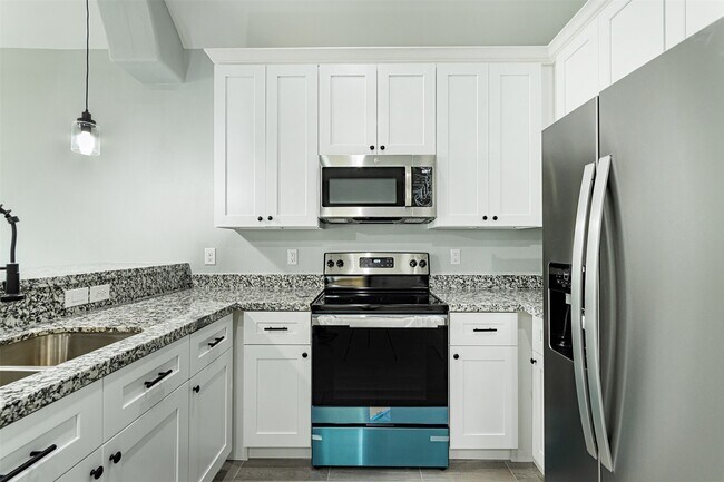 Building Photo - 16881 Glenheath St