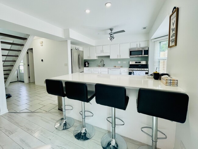 Building Photo - 1506 Fernwood Ct