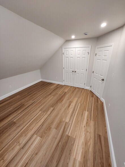 Building Photo - 48 Riverdale St