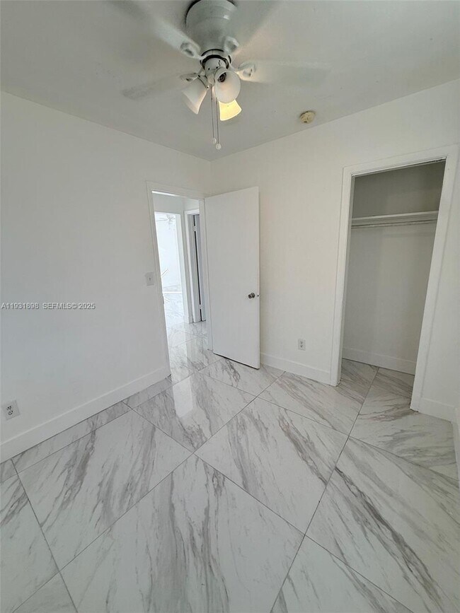 Building Photo - 4265 SW 51st St