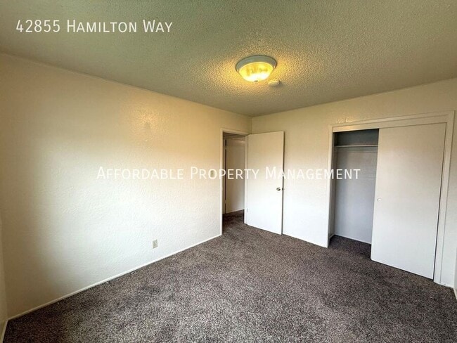 Building Photo - 42855 Hamilton Way