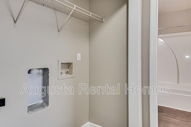 Building Photo - 3004 Strickland Ct