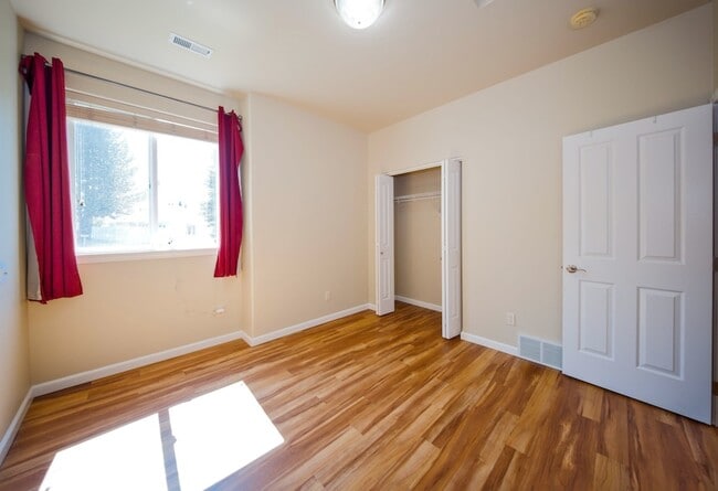 Building Photo - 716 N Vercler Rd