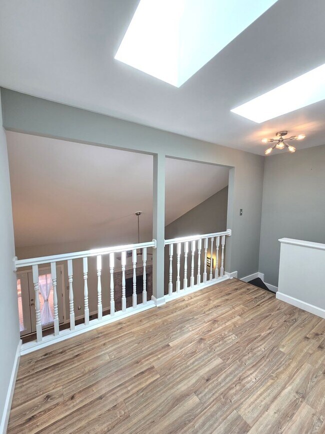 Building Photo - Located in desirable College Acres/Hillsdale area of Wilmington