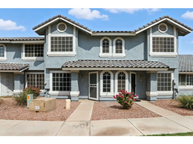 Primary Photo - Chandler Townhouse with Double Ensuites
