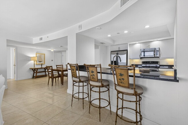 Building Photo - 3000 N Ocean Dr