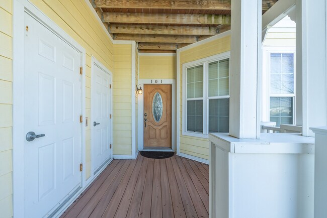 Building Photo - 101 Swan Cove Ln