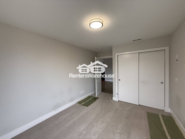 Building Photo - 9603 S 242nd Ct