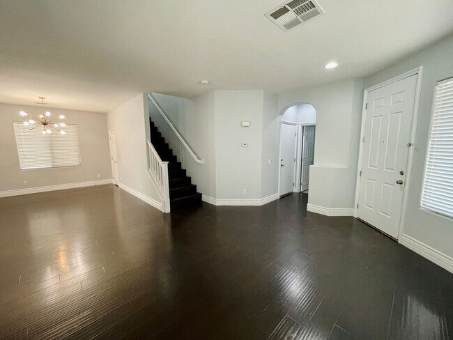 Building Photo - BEAUTIFUL HOME IN RHODES RANCH GUARD GATED COMMUNITY! AMMENITIES INCLUDE COMMUNITY BASKETBALL COU...