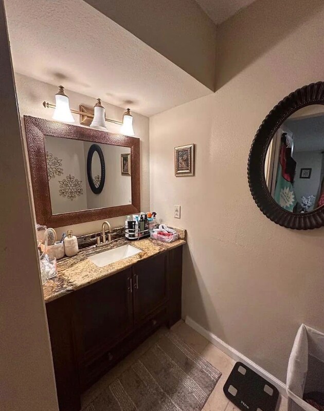 Building Photo - 257 S Fairbairn Dr