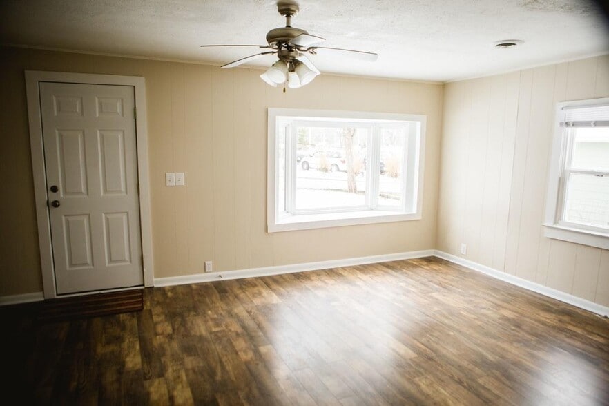 Building Photo - 1402 S Woodlawn Ave