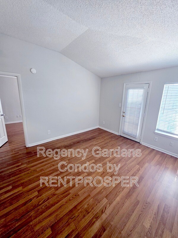 Building Photo - 4225 Thornbriar Ln