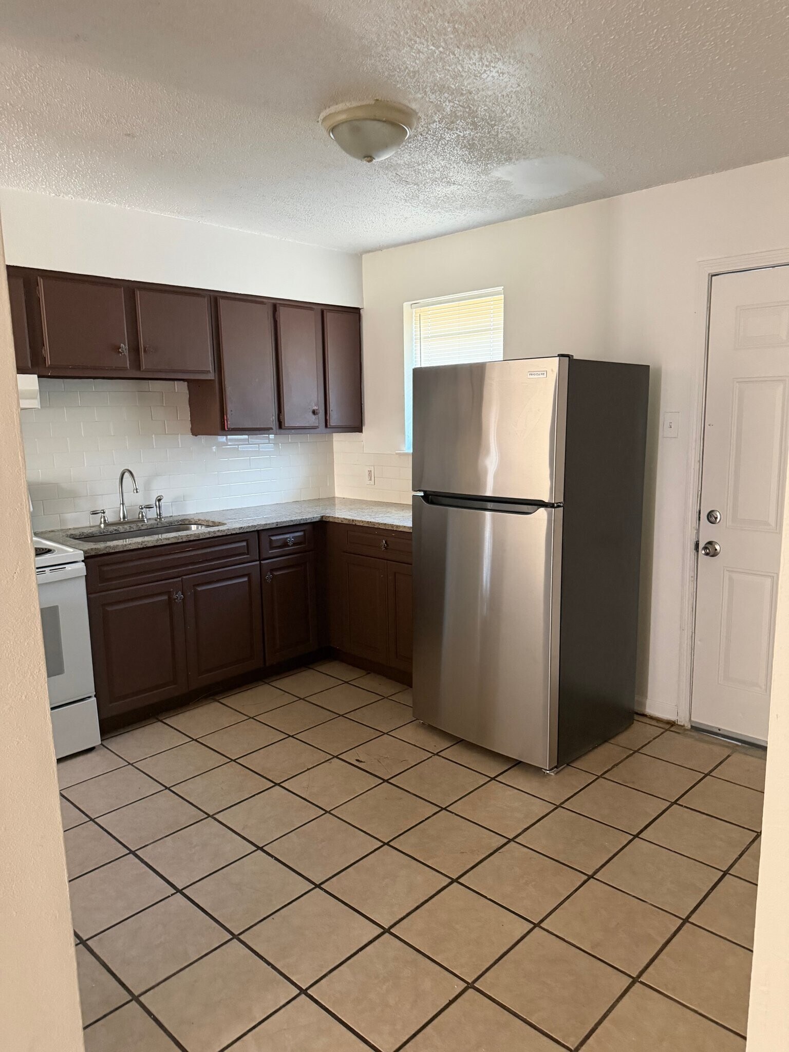 Building Photo - 4870 Alsace St