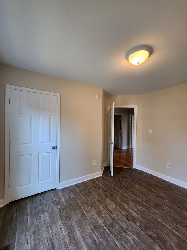 Building Photo - Asheville Rental!