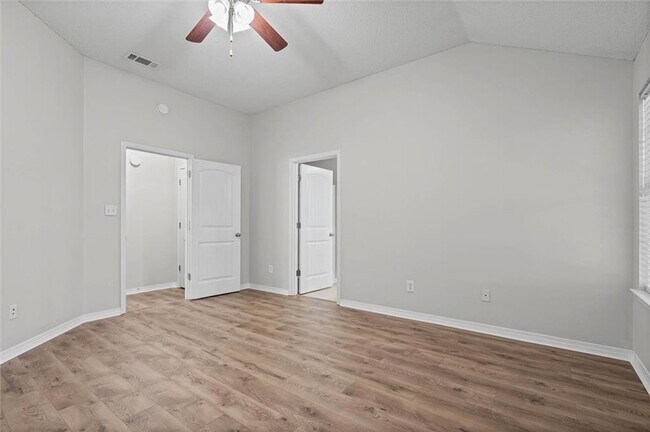 Building Photo - 2074 Spring Grove W