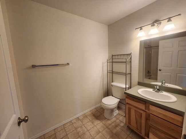 Building Photo - 3 bed 2 bath Condo for Rent in Columbia Falls, MT. $2,100/month