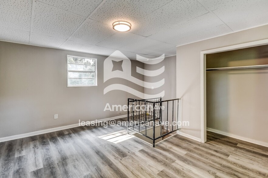 Building Photo - 633 84th St S