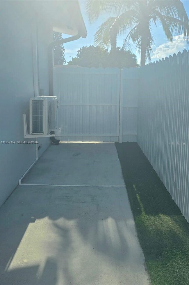 Building Photo - 19733 SW 119th Ct