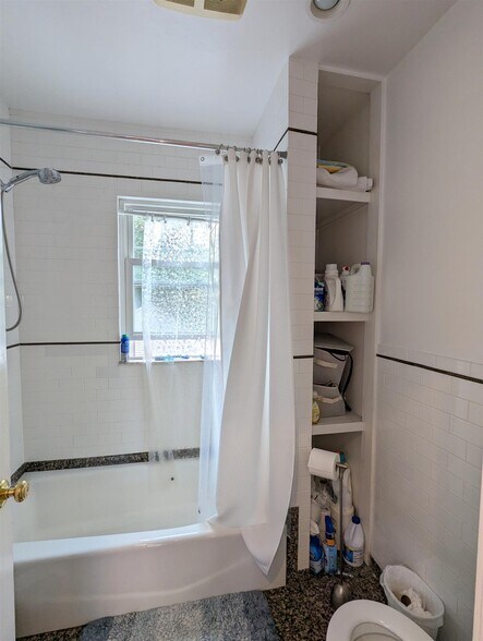 Building Photo - 36 Orchard St