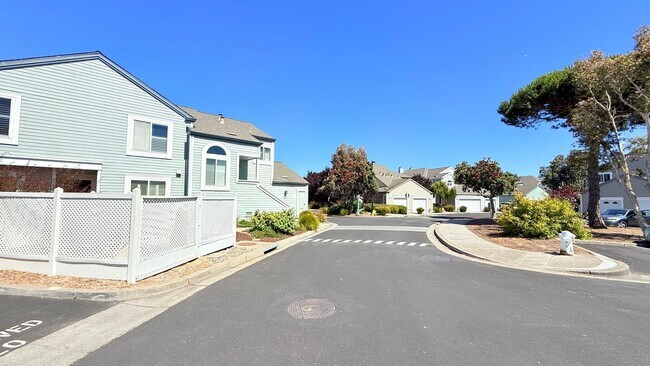 Building Photo - 103 Bay Park Terrace