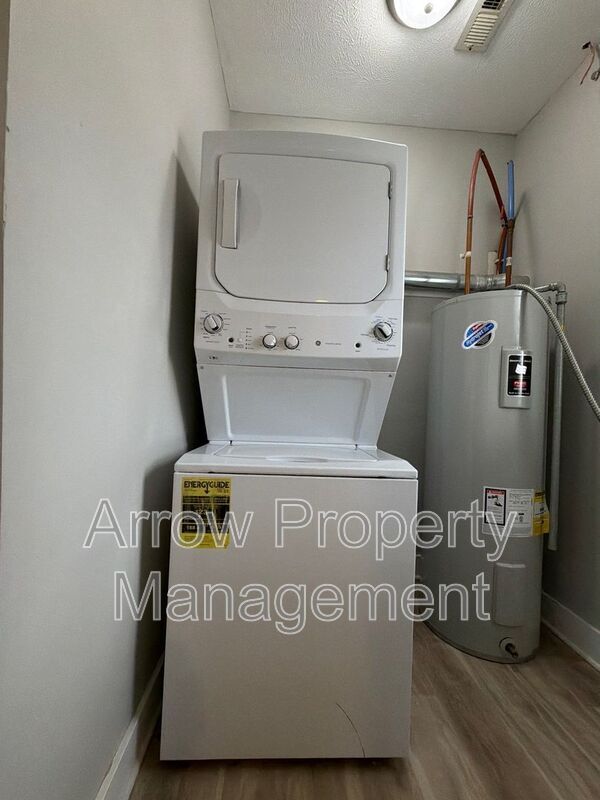 Building Photo - 4825 Fremont St