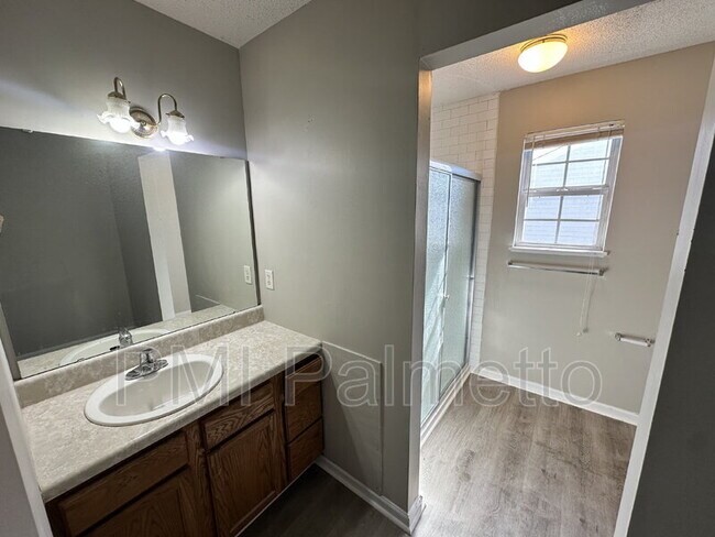 Building Photo - 5 Sterling Ridge Ct