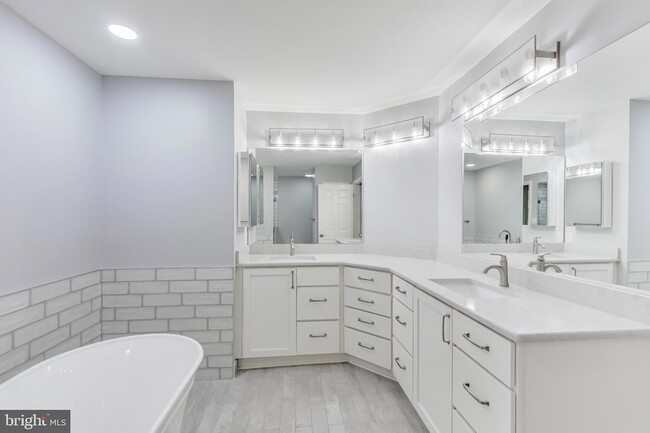 Building Photo - 8017 Rising Ridge Rd