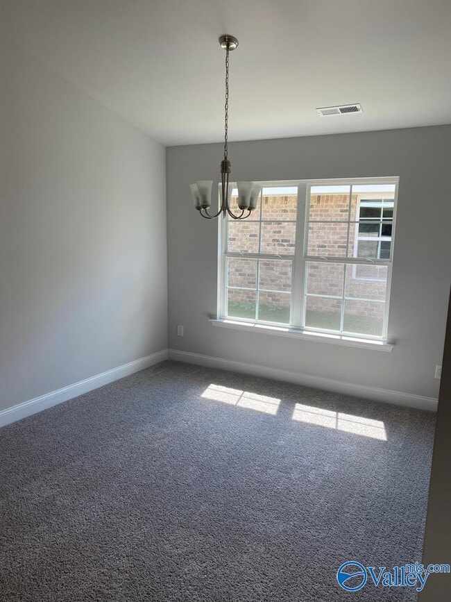 Building Photo - 121 Sorrelweed Dr