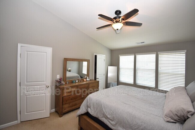 Building Photo - 830 Cupola Dr