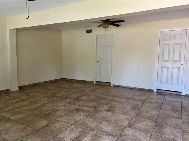 Building Photo - 515 Bonita Vista Dr
