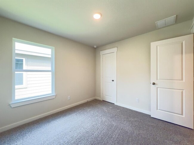 Building Photo - 40769 Mostyn Lake Dr