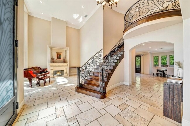 Building Photo - 4822 Valjean Ave