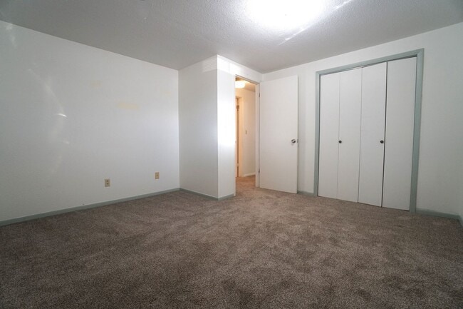 Building Photo - 4750 S Splendid Cir