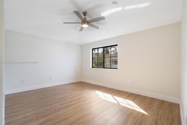 Building Photo - 8658 SW 159th Ct