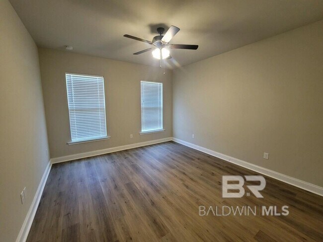 Building Photo - 1056 Stella Rd