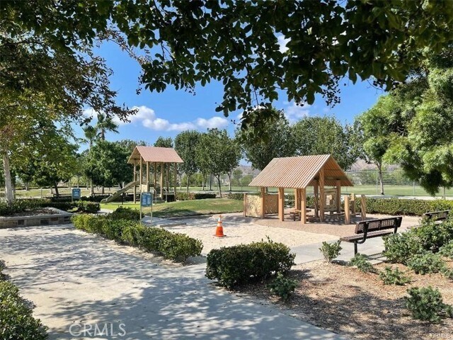 Building Photo - 27 Bluebell