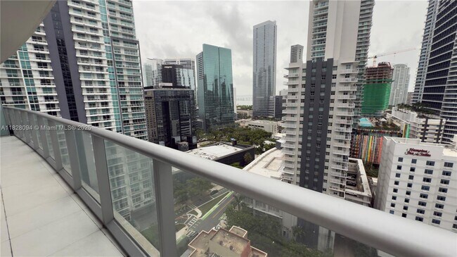 Building Photo - 1100S S Miami Ave